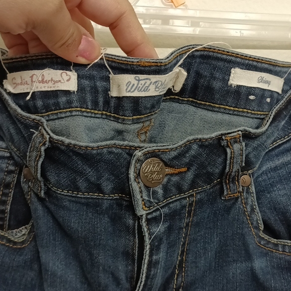 Wild Blue Sadie Robertson Collection denim dark wash skinny jeans - Picture 2 of 8